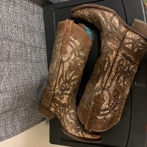 Corral boots. Brown with glitter